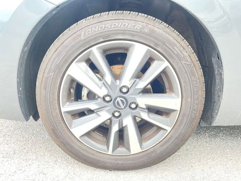Used 2025 Nissan Versa SV FWD image 24