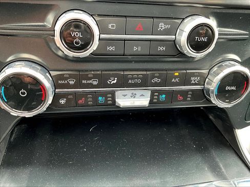 Used 2025 Ford F150 Raptor AWD/4WD image 39