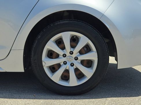 Used 2020 Toyota Corolla LE FWD image 21