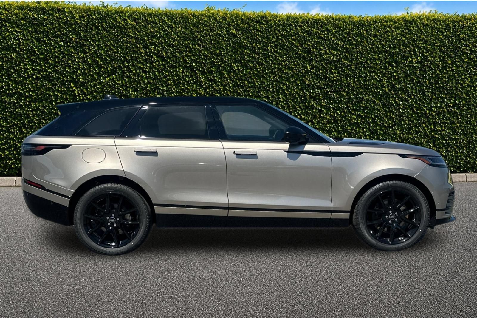 New 2026 Land Rover Range Rover Velar Dynamic SE AWD/4WD image 7