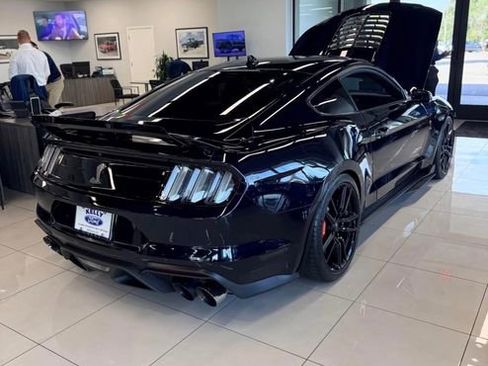 Used 2021 Ford Mustang Shelby GT500 w/ Technology Package image 12