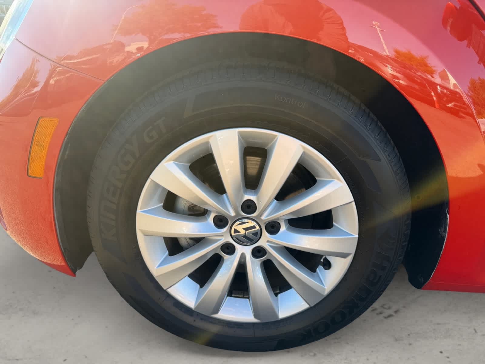 Used 2019 Volkswagen Beetle 2.0T S FWD image 12