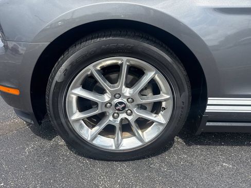 Used 2010 Ford Mustang Premium RWD image 11