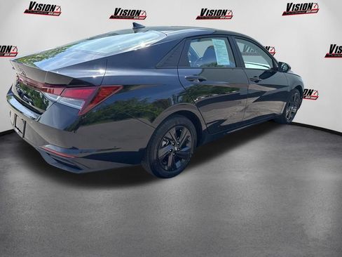 Used 2023 Hyundai Elantra SEL FWD image 5