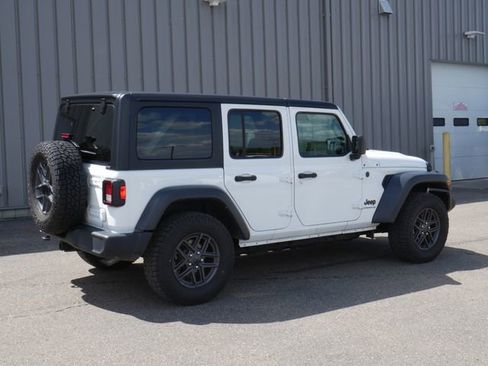 Used 2024 Jeep Wrangler Unlimited Sport AWD/4WD image 9