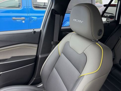 Used 2025 Chevrolet Trax ACTIV FWD image 21
