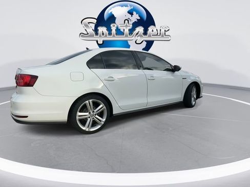 Used 2017 Volkswagen Jetta GLI image 9