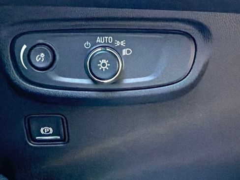 Used 2023 GMC Terrain SLE w/ Driver Convenience Package FWD image 38