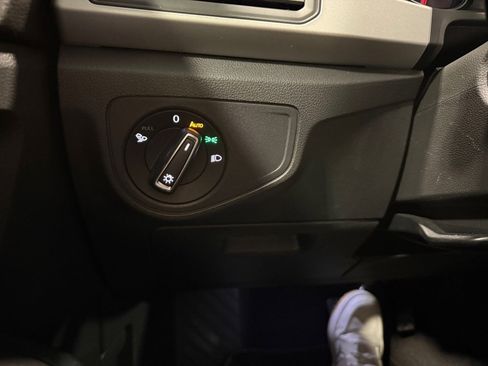 Used 2021 Volkswagen Atlas SE image 43