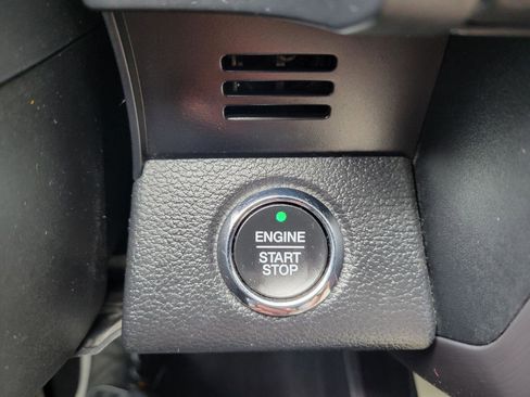 Used 2018 Ford Expedition Platinum AWD/4WD image 17