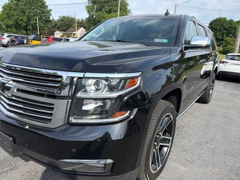 Used 2017 Chevrolet Suburban Premier AWD/4WD image 4