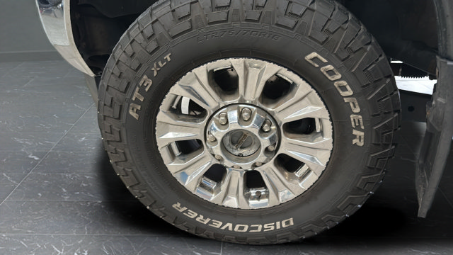 Used 2019 Ford F250 XLT w/ XLT Premium Package AWD/4WD image 34