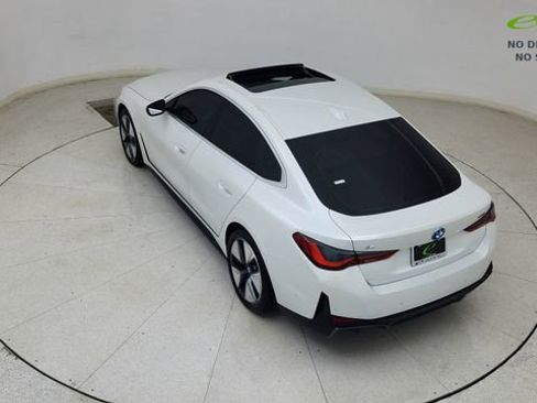 Used 2025 BMW i4 eDrive40 w/ Premium Package RWD image 81