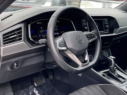 Used 2022 Volkswagen Jetta Sport image 18