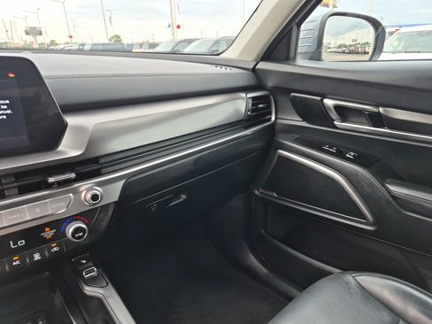 Used 2025 Kia Telluride S FWD image 21