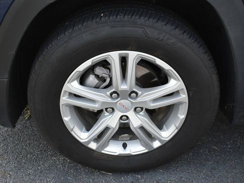 Used 2023 GMC Terrain SLE w/ Driver Convenience Package AWD/4WD image 9