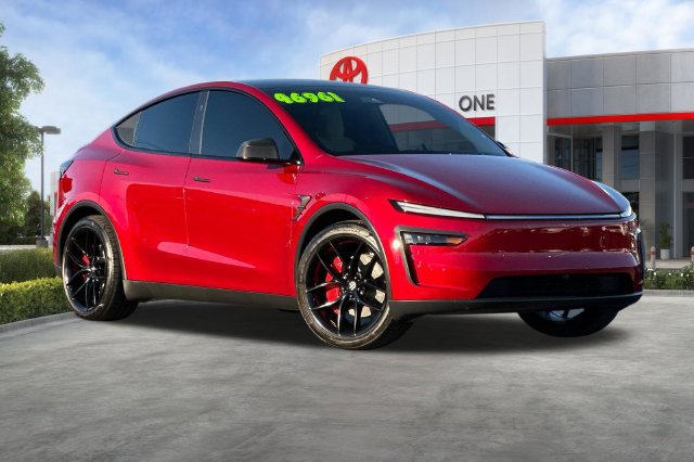 Used 2026 Tesla Model Y 2WD image 2