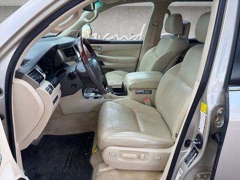 Used 2014 Lexus LX 570 4WD image 19