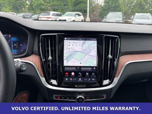 Certified 2025 Volvo V60 B5 Cross Country Plus AWD/4WD image 22