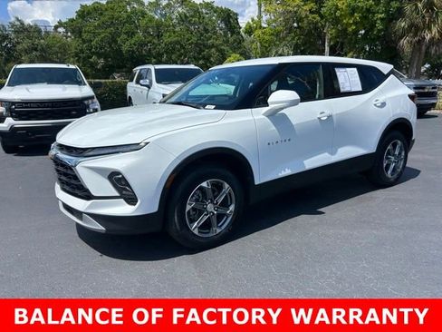 Used 2025 Chevrolet Blazer LT FWD image 3
