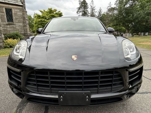 Used 2018 Porsche Macan AWD/4WD image 1
