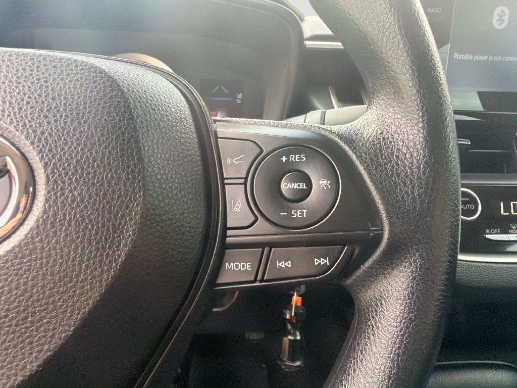 Used 2022 Toyota Corolla LE FWD image 27