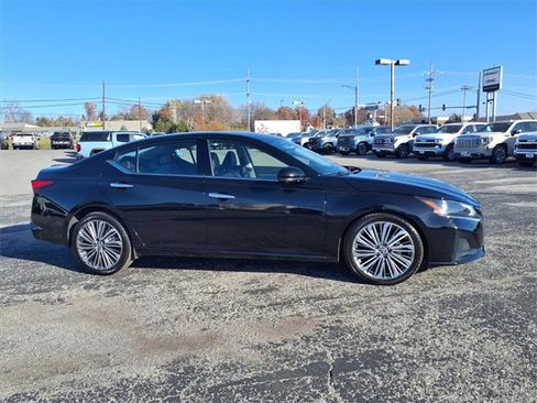 Used 2023 Nissan Altima 2.5 SL image 6