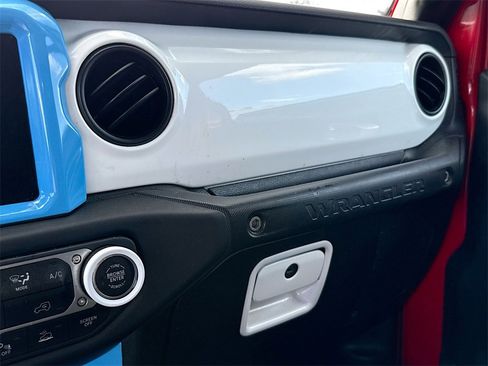 Used 2021 Jeep Wrangler Unlimited Islander image 17