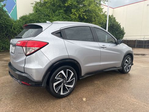 Used 2019 Honda HR-V Sport image 4