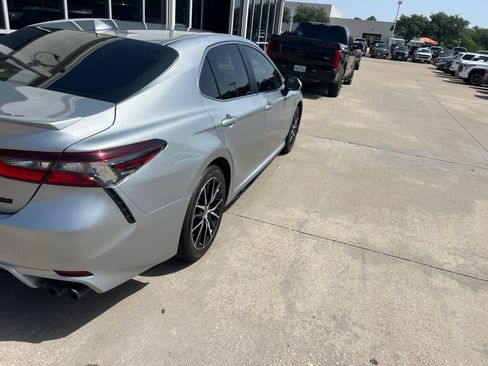 Used 2024 Toyota Camry SE FWD image 6