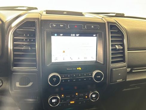 Used 2019 Ford Expedition Max Limited image 18