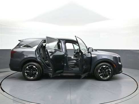 Used 2025 Kia Sorento S FWD image 41