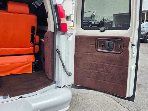 Used 2013 GMC Savana 2500 Extended w/ Power Package image 27