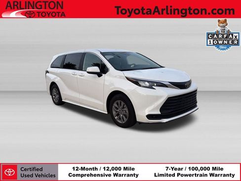 Used 2026 Toyota Sienna LE FWD image 1