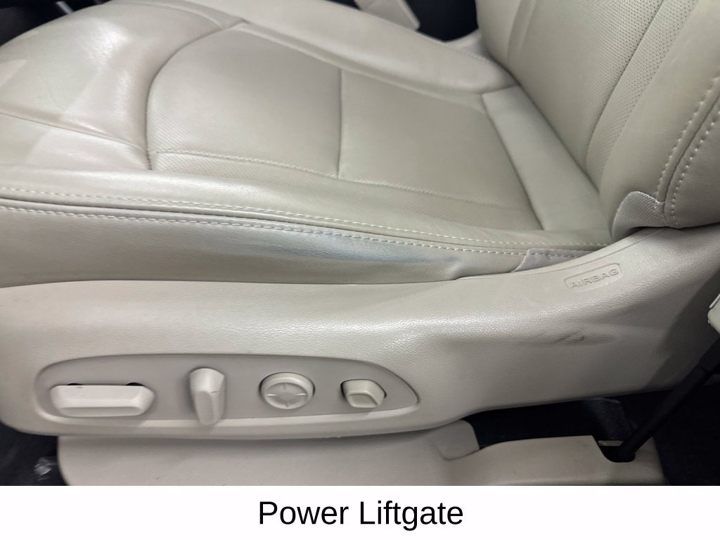 Used 2020 Buick Enclave Premium w/ Sun and Sites Package AWD/4WD image 35