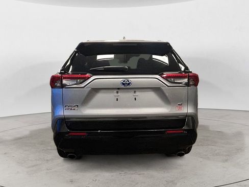 Used 2021 Toyota RAV4 SE image 4