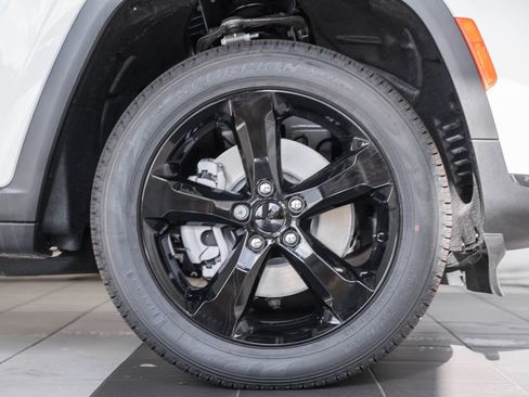 New 2025 Jeep Grand Cherokee L Limited w/ Luxury Tech Group II image 17