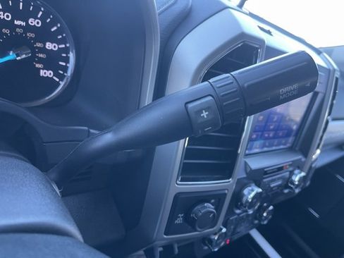 Used 2020 Ford F250 Lariat w/ Chrome Package image 23