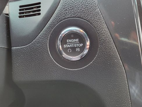 Used 2018 Ford Explorer XLT w/ Equipment Group 201A image 12