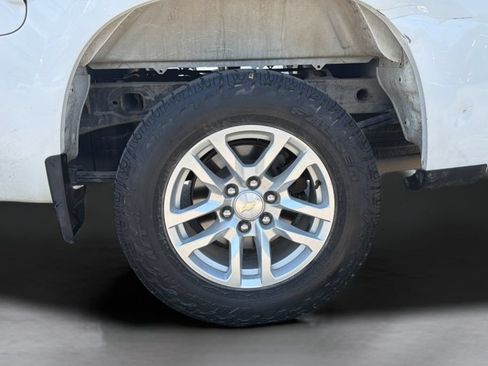 Used 2021 Chevrolet Silverado 1500 LT w/ Z71 Off-Road Package AWD/4WD image 18
