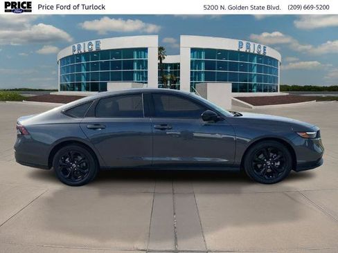 Used 2025 Honda Accord SE image 4