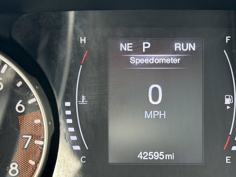 Used 2020 Jeep Compass Latitude w/ Cold Weather Group AWD/4WD image 17