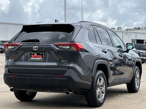 Used 2025 Toyota RAV4 XLE FWD image 4