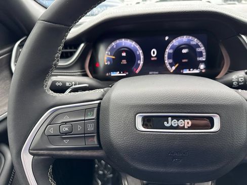 Used 2024 Jeep Grand Cherokee L Limited AWD/4WD image 26