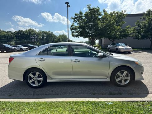 Used 2014 Toyota Camry SE w/ Fleet Convenience Package FWD image 4