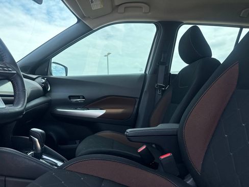 Certified 2020 Nissan Kicks SR FWD image 38