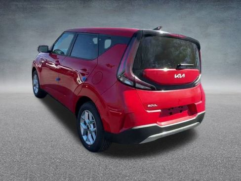 Used 2023 Kia Soul LX w/ LX Technology Package image 18