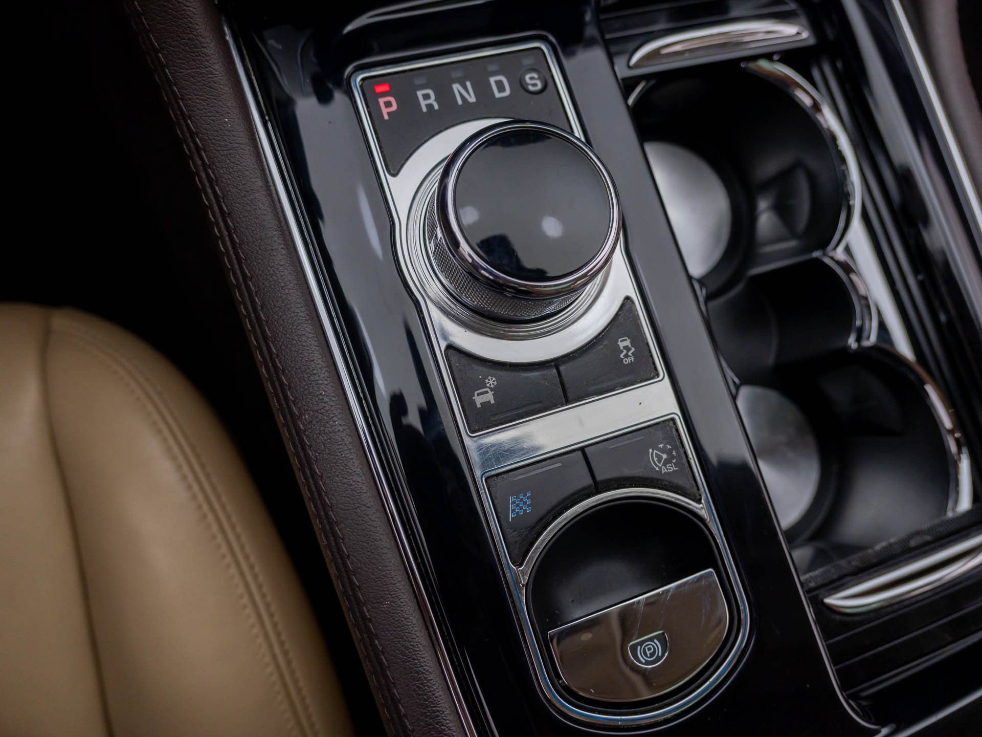 Used 2015 Jaguar XJ AWD image 22