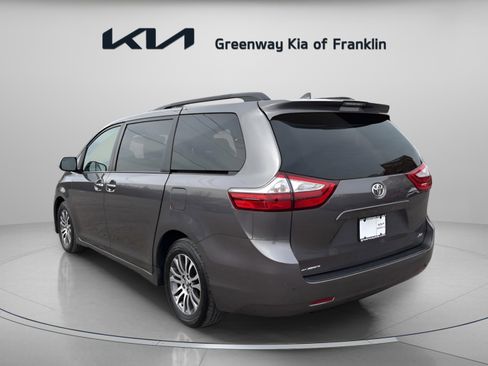 Used 2019 Toyota Sienna XLE w/ XLE Navigation Package image 6