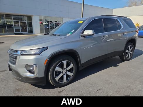 Used 2023 Chevrolet Traverse LT w/ LT Premium Package image 6